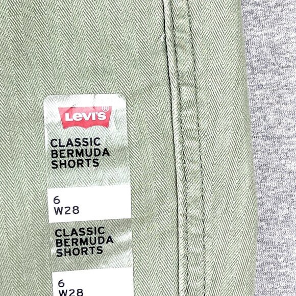 NWT Levi's Women's Green Bermuda Size 6 Waist 28 Classic Mid Rise Slim Stretch - Picture 5 of 12